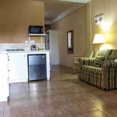 The Hamlet Suites - Bright and spacious Studio Apartment 1 Others