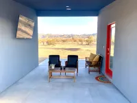 Brand New Tiny Home in Joshua Tree with Enchanting Mountain Views - 3-نجوم