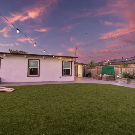 Renovated 5B4B Luxury home @Fremont with King Suite