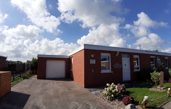 completely newly renovated with bright, modern equipment. Near the beach!