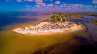 PALM CREEK GETAWAY spring meets gulf+pool & spa - 4-Star