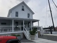 The Crows Nest. <br>Sunsets at the Harbor. Enjoy bird’s eye view. Unique location! - 4-Star