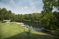 3 acre Lake, Farm Animals Petting Zoo, Horses and Horseback Riding, Room to roam - 4-Star