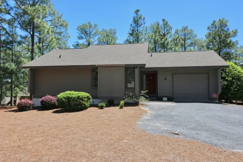 Birdie House located off Pinehurst #6.  Whole house near 39 golf courses. - 4-Star