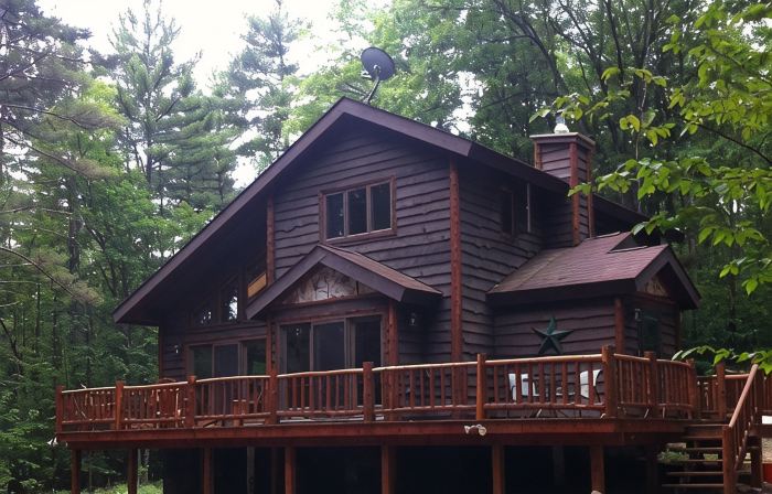 Bright cabin retreat happily situated 7 miles from Whiteface Mt