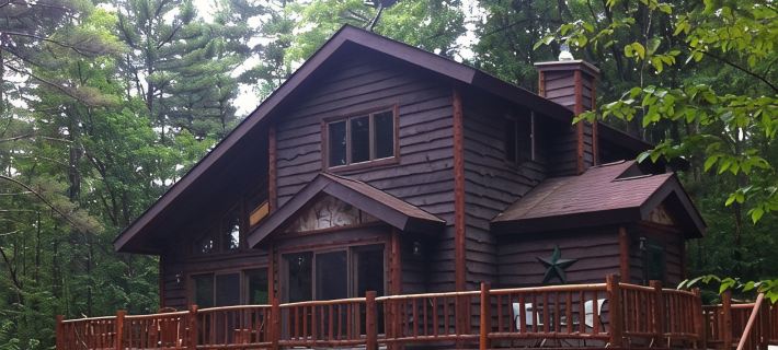 Bright cabin retreat happily situated 7 miles from Whiteface Mt Hotels in Jay