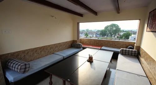 Friends Guest House and Hostel - 3-Star