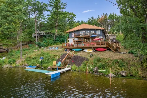 Rustic River Retreat • Hot Tub • Arcade • Beach - Chalets