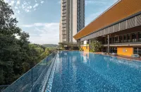 NEW Designer Condo - Panoramic Forest View - Steps To IOI City Mall - Your Best Urban Retreat - 3-Star