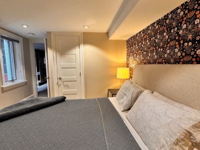 Explore Sights of Washington from Spacious Basement Apartment