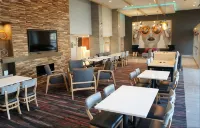 La Quinta Inn & Suites by Wyndham Perry - 2 estrellas