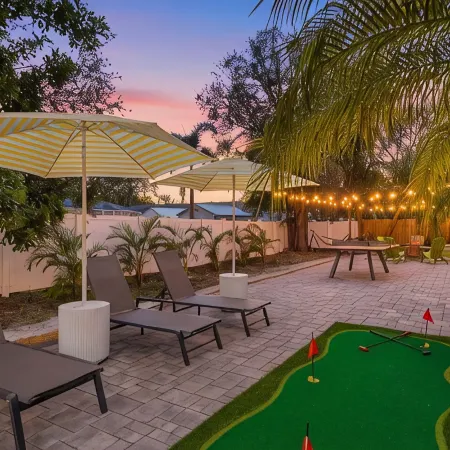 Free Heated Pool, Baby Gear, Shuffleboard, EV charger, Near beach, UTC mall, SRQ