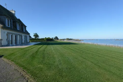 Luxurious villa, breathtaking sea view, 10 meters from the beach, 5 bedrooms, 10 people - Villas