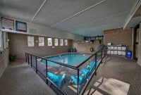 Moose Creek Lodge & Suites - 2-Star