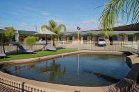 Belltower Motor Inn - Pools