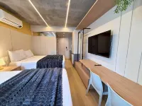 LM Setai Yacth - 2-Star