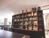 Myhome Hotel Winterthur - بار