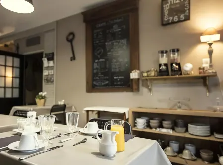 Aux Petits Bonheurs Отели в г. Стенверк