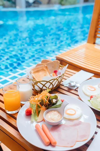 รูปภาพของไฮด์อะเวย์