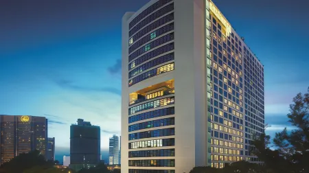 Hotel Maya Kuala Lumpur City Centre Отели рядом с достопримечательностью «2 Hampshire»