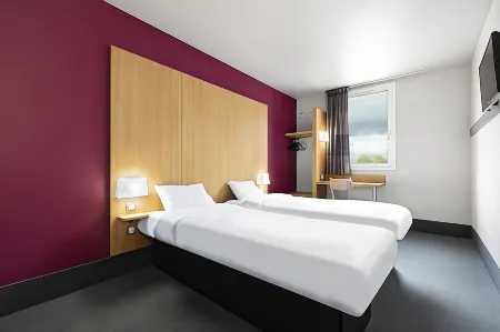 B&B Hôtel Lyon Vénissieux Отели в г. Пьер-Бенит