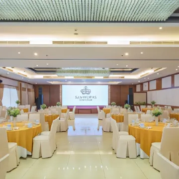 Rex Hotel Vung Tau Отели рядом с достопримечательностью «Пляж Фронт-Бич»
