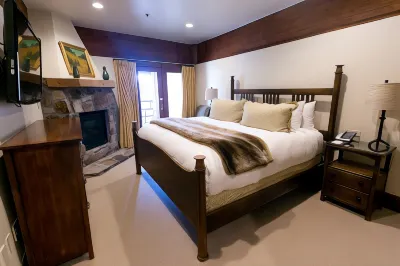 Deluxe King Room with Fireplace Hotel Room Hotels in Midway