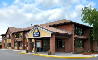 Days Inn by Wyndham Utica