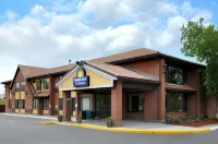 Days Inn by Wyndham Utica Hôtels à : Utica