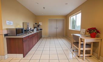 Bridgeway Inn & Suites