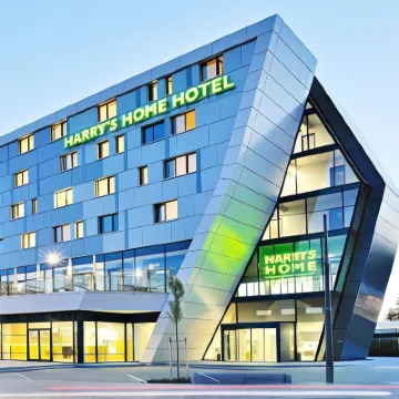 harry’s home Munich-Moosach Hotels near Untermenzing