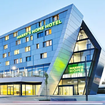 Harry's Home Hotel & Apartments