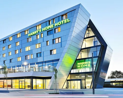 harry’s home Munich-Moosach Hotels near Allach - Untermenzing