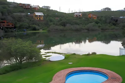 Salt River Lodge فنادق في Simola Golf and Country Estate
