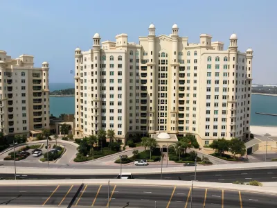 Royal Club by Rvhr, Palm Jumeirah Отели в г. 
