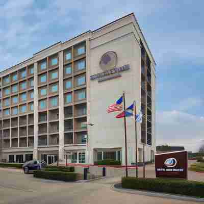 DoubleTree by Hilton Dallas - Love Field Hotel Exterior