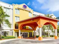 Comfort Suites Sawgrass فنادق في Tamarac