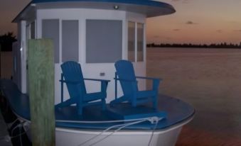 Floating Sea Cove Resort & Marina