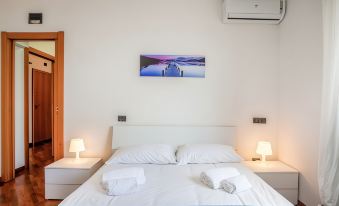 Bari Waterfront Apartment