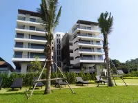 Wow, Gorgeous Sunsets 5 Star Beach Condo (Netflix)