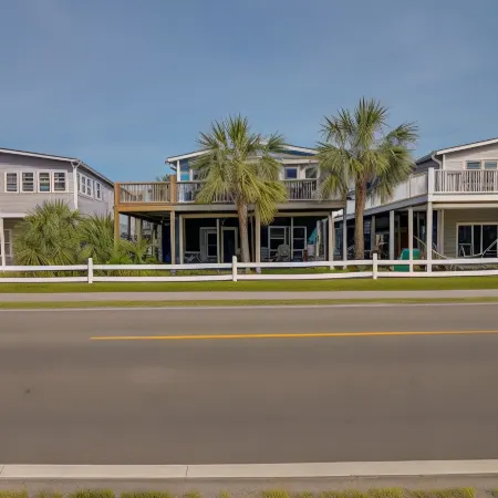 Below Deck Beach House Walk to the Ocean!