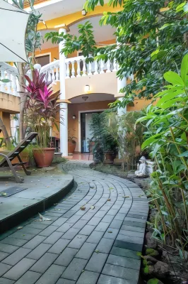 Anona Guesthouse فنادق في Playa Hermosa