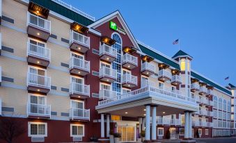 Holiday Inn Express & Suites Petoskey