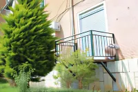 Bebi Guest House Hotels near Saranda Experience