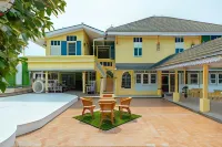 RoomQuest Baan Khun Phra the Iconic Residence
