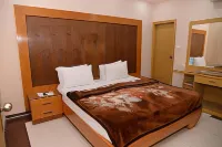 New Era Guest House فنادق في Liaquatabad Town