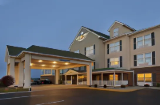 คันทรีอินน์แอนด์สวีทส์ บายเรดิสัน แฮร์ริสันเบิร์ก VA โรงแรมในแฮร์ริสันเบิร์ก