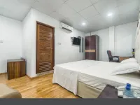 Metro City Hotel - Bed and breakfasts