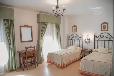Hostal DP El Pilar فنادق في Tentudia