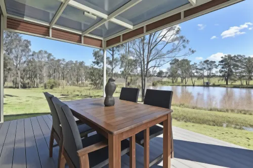 Ironbark Hill Villa 2 - Arneis Hotels in Broke
